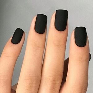 Matte Black Press-On Nails Set
